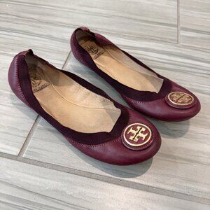 Tory Burch Caroline Leather Gold Logo Ballet Flats Minimalist Preppy Dark Plum 8